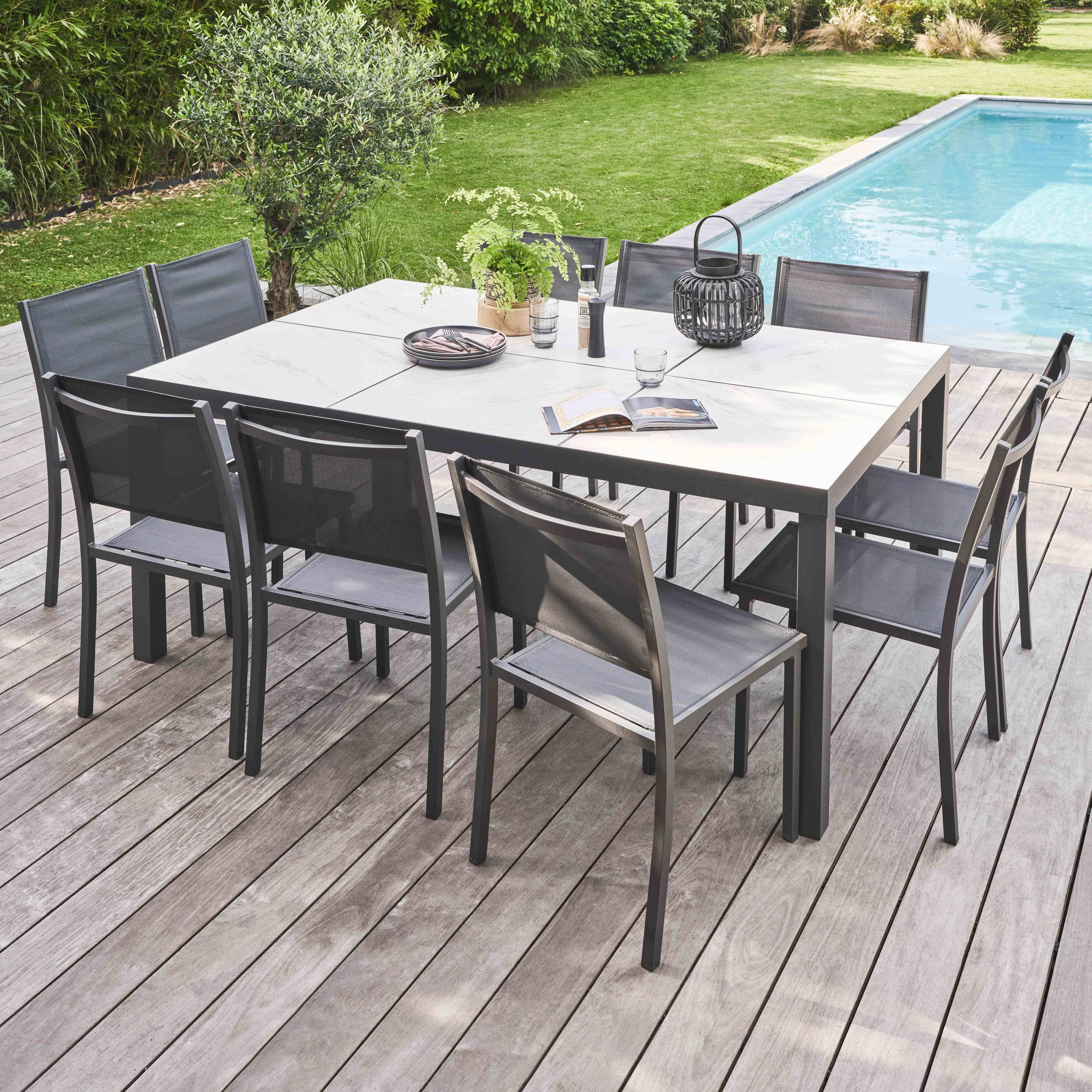 Oviala - Ensemble table de jardin en céramique effet marbre avec 10 chaises
- Oviala - Imagen 2