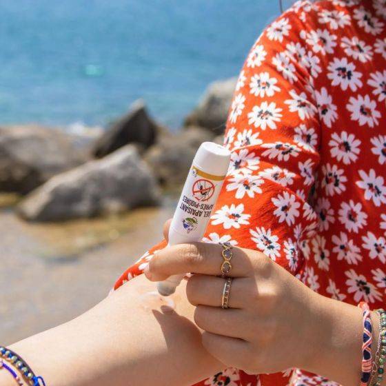 Terra Nostra - Gel apaisant ROLL-ON piqures de moustiques - Imagen 2