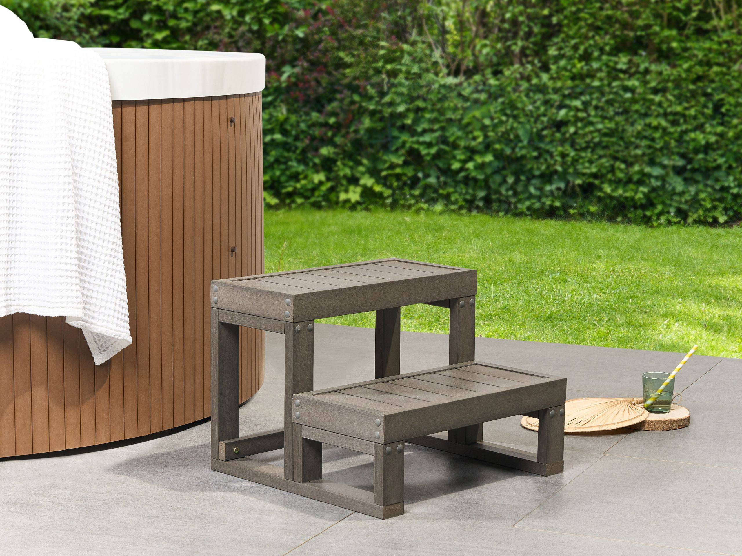 Beliani - Bain à remous d'extérieur Matière synthétique Gris LIMAY - 57x54x42- Beliani