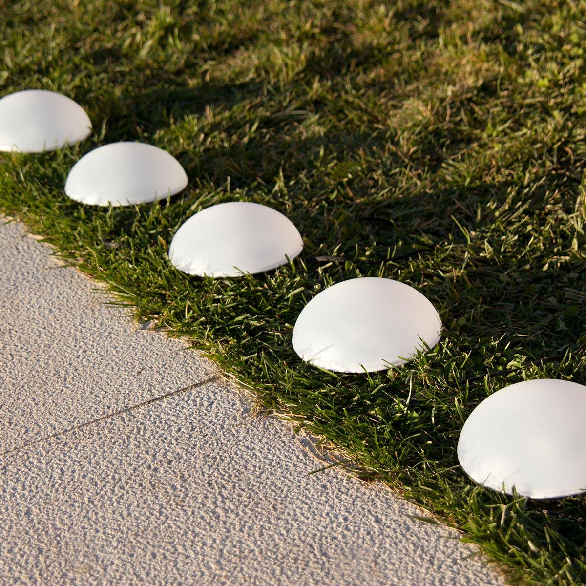 Lumisky - 5 Demi boules solaires à piquer HALF MOON D15cm - Imagen 4