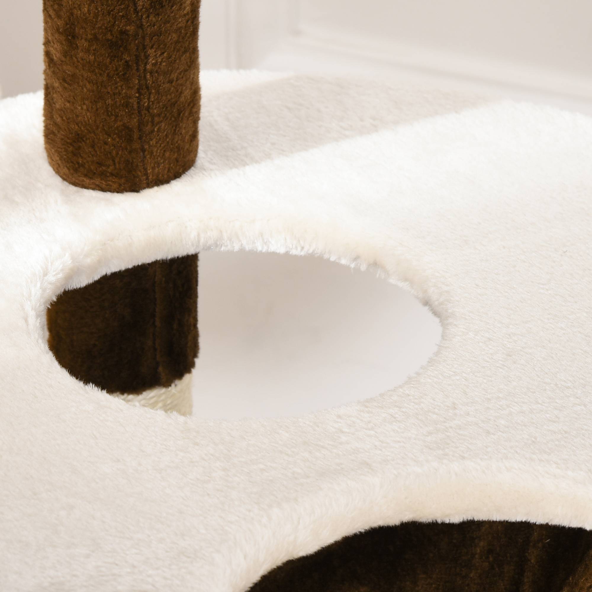 Arbre à chat XXL 153cm avec grotte et hamac, peluche marron pour jeu et détente - Image 7