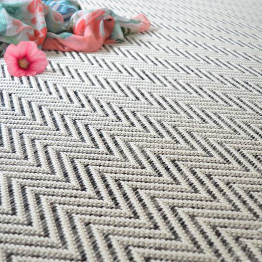 Decoweb - Tapis intérieur / extérieur - Java Chevron blanc - Ganse noire - 120 x 170 cm - Decoweb - Image 4