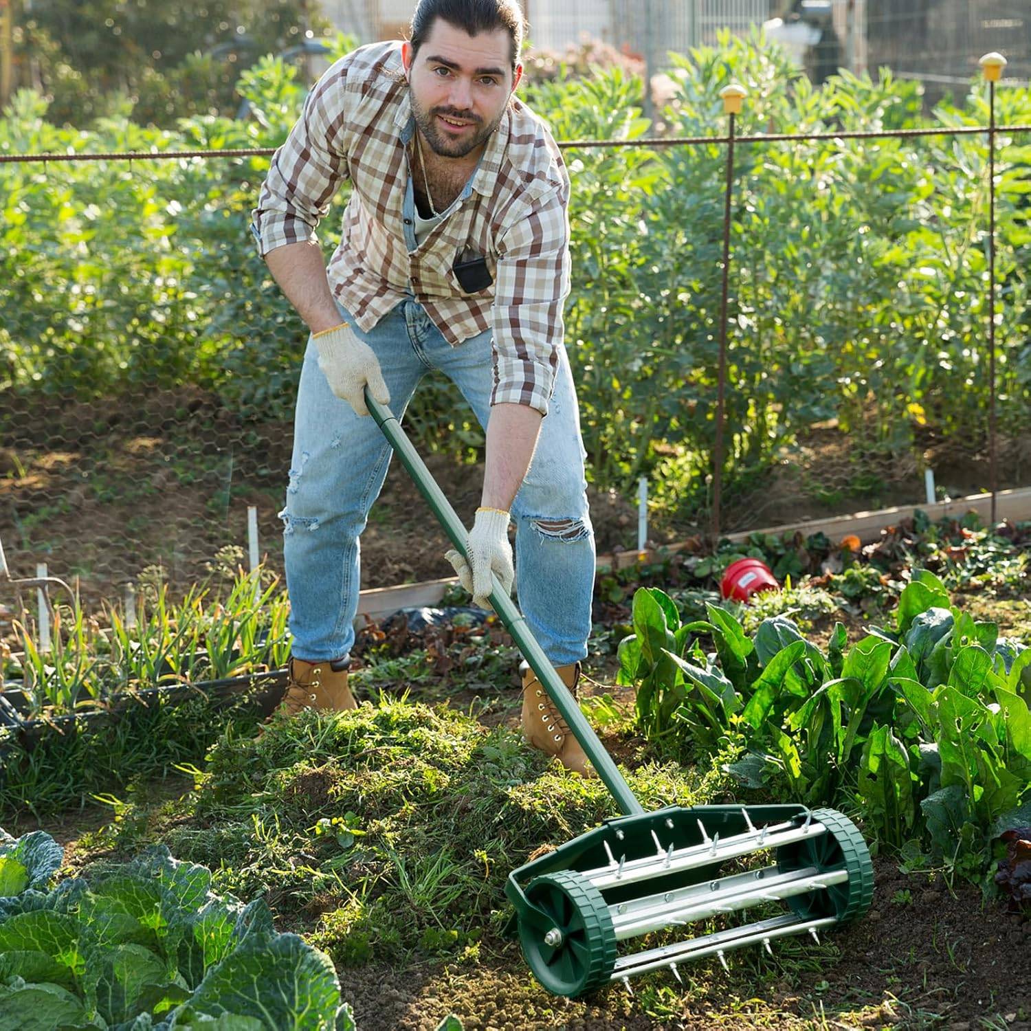 Aérateur à Gazon Roulant de 46 cm, Scarificateur Manuel à Pointes Rotatives 46 x 15 x 127 cm, Vert - Image 1