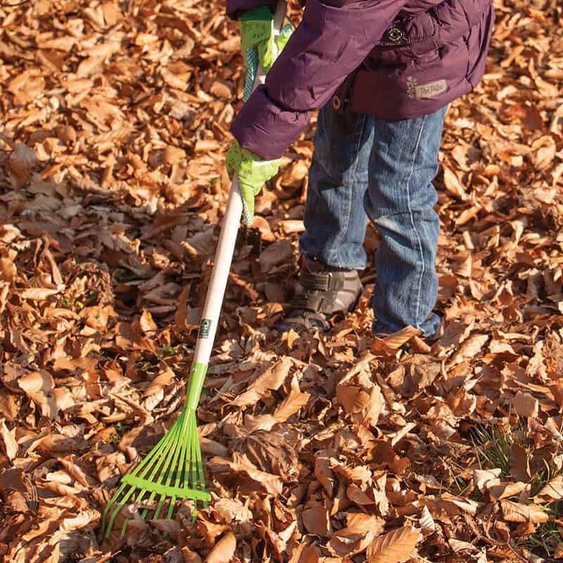 Esschert Design - Rateau à feuilles en bois et métal vert pour enfant - Esschert Design - Imagen 2