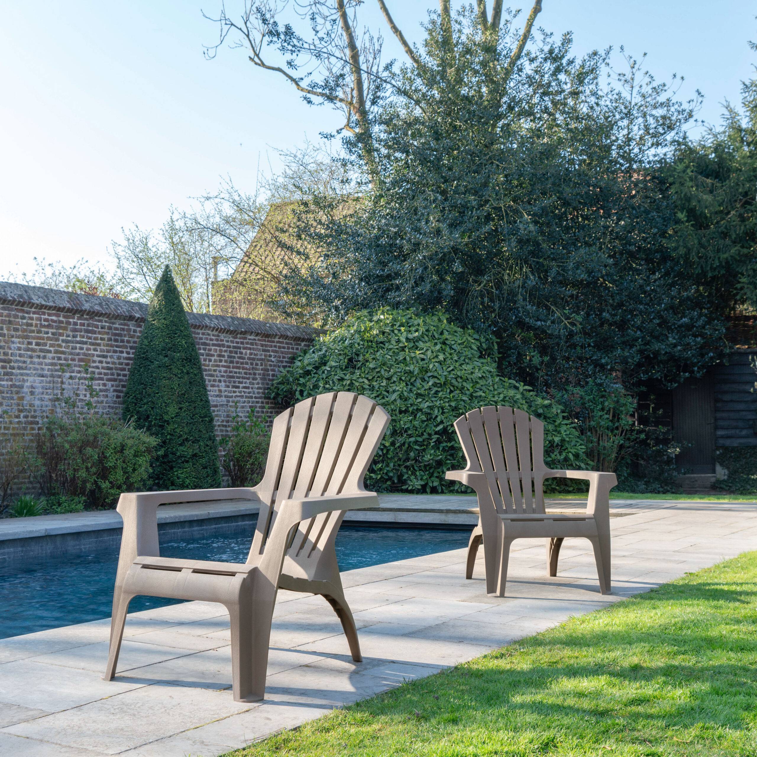 Wilsa Garden - Lot de 4 Fauteuils  Adirondack de jardin en résine empilables Taupe - Imagen 3