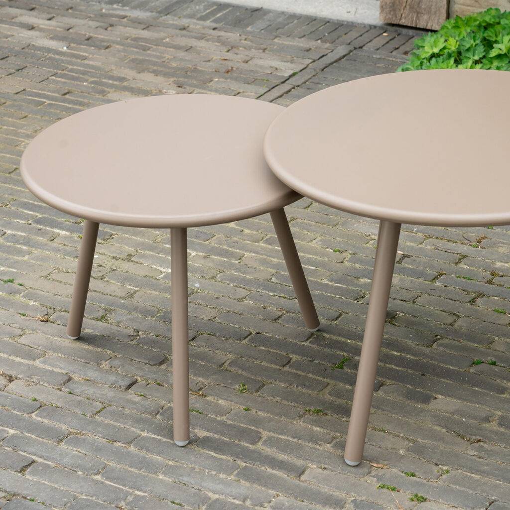Lot de 2 tables de jardin rondes en acier Marron MARINA - Image 4