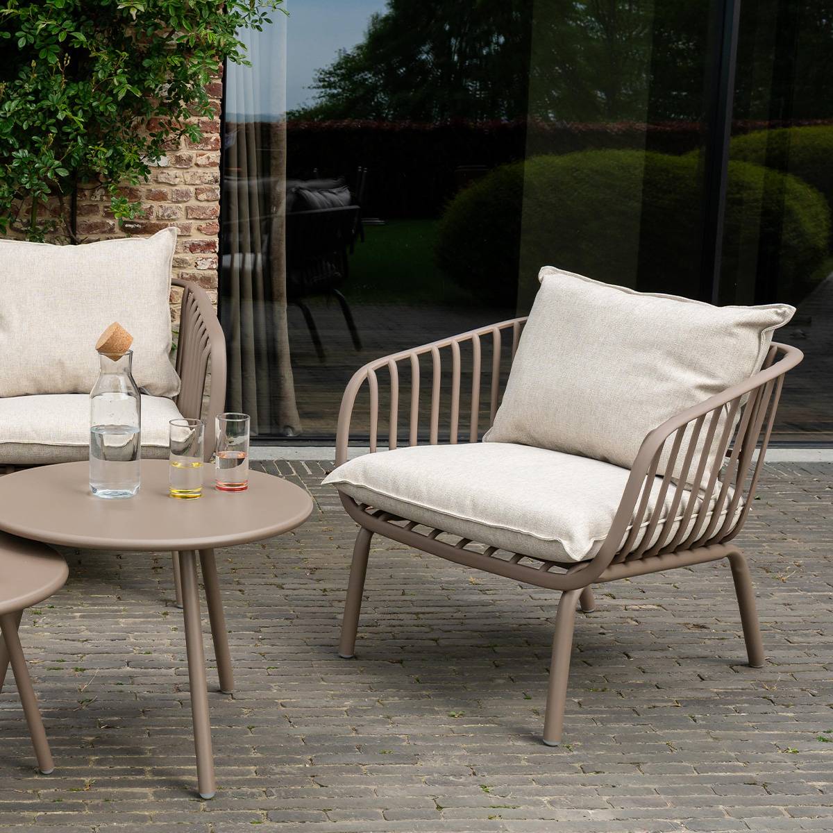 Lot de 2 tables de jardin rondes en acier Marron MARINA - Image 6