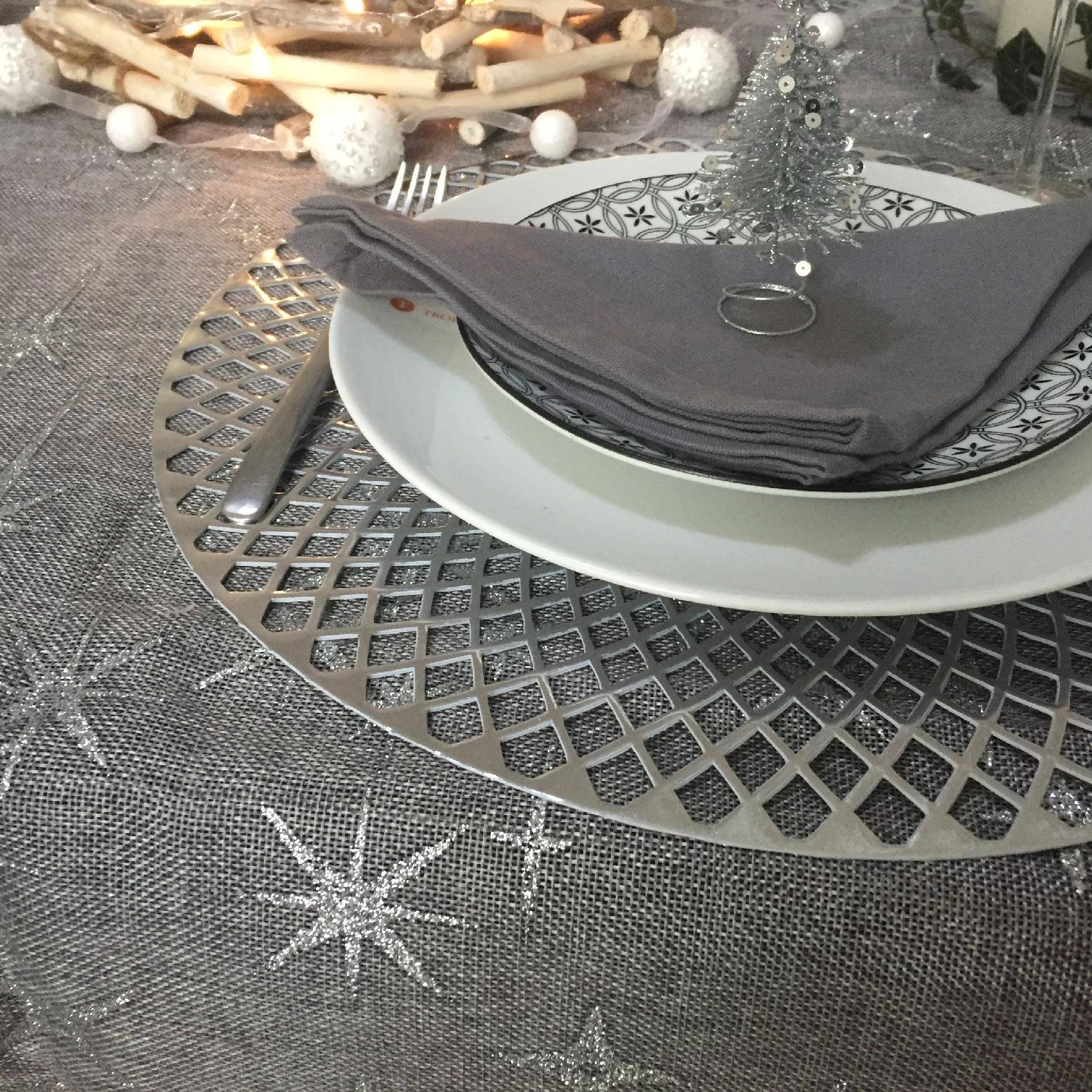 Fééric Lights & Christmas - Nappe festive  -  - Effet canevas étoilé - FEERIC - Polyester - Gris - Imagen 3