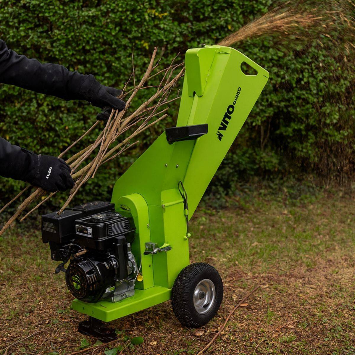 Broyeur de végétaux Thermique 7CV - 2 Lames de coupe - Branches Ø 70mm -Moteur 208Cm3 Poignées VITO - Image 10