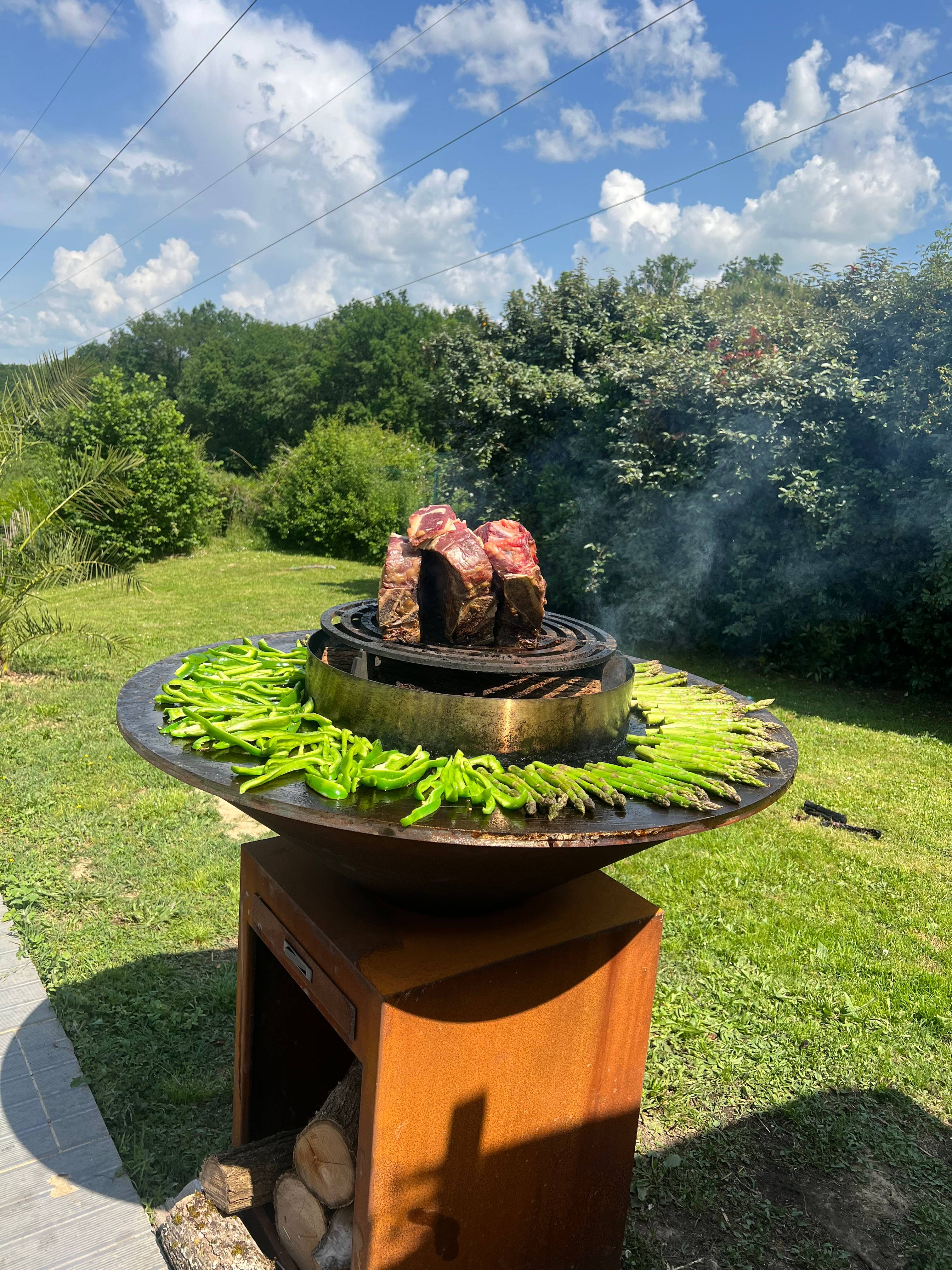Brasero plancha corten 100 Prestige-Brazero cuisson pour épicuriens-Grille plate-Grille réglable-Cerclage inox-Ustensiles plancha-Couvercle - Image 8