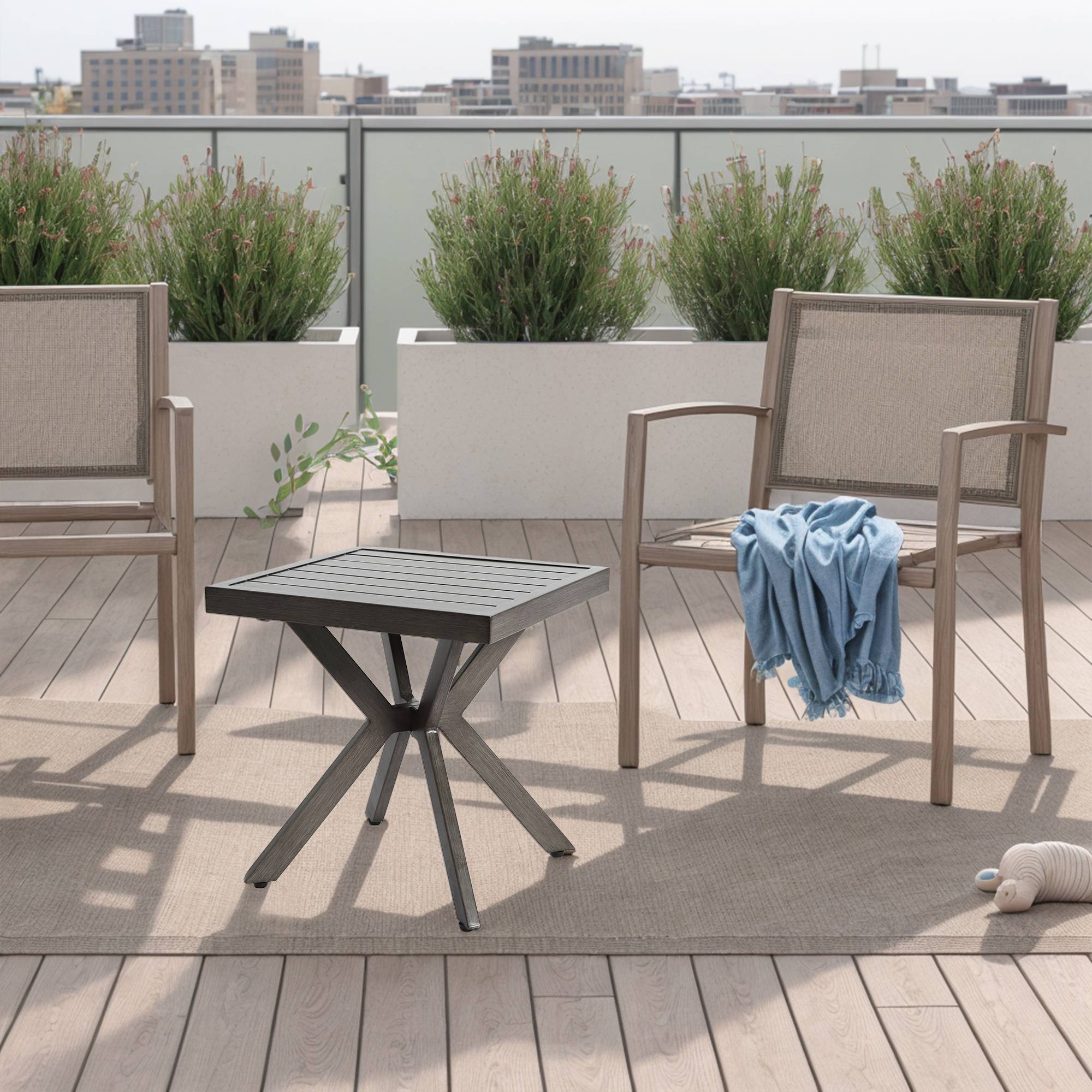Table d'appoint carrée aluminium extérieur, patio et piscine, résistante aux intempéries, entretien facile, gris foncé - Image 1