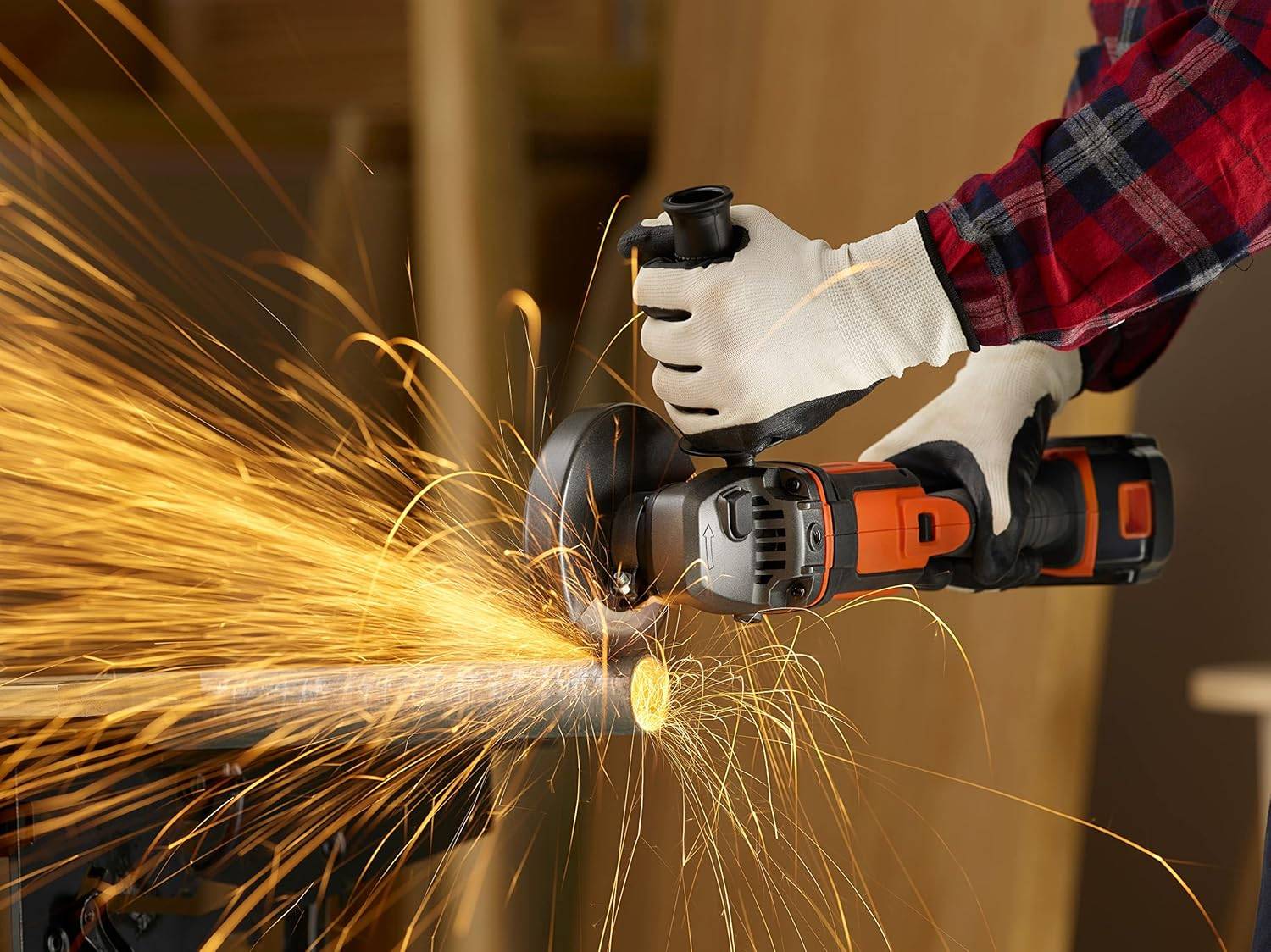 Black & Decker - Meuleuse d'angle sans fil 18V - BLACK+DECKER - avec 1 batterie 18 V 4,0 Ah + 5 disques - sac de transport - BCG720M1A5-QW - Imagen 5
