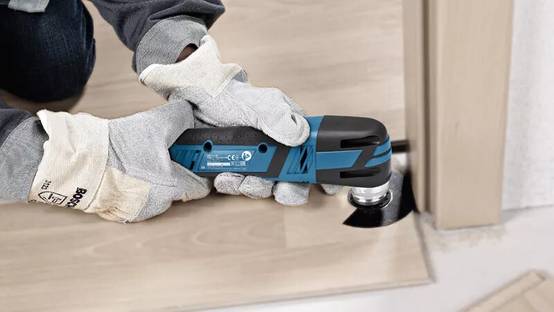 Bosch - Découpeur-ponceur BOSCH GOP 12V 28 - 2 batteries 12V 3.0 Ah, chargeur, coffret + 6 lames de scies et 5 abrasifs - 06018B5006 - Image 5