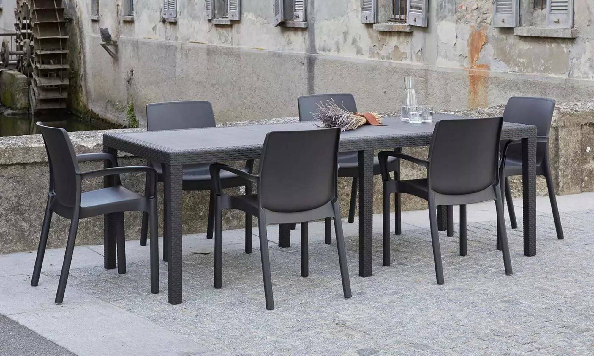Dmora - Table d'extérieur Roma, Etagère à manger rectangulaire extensible, Table de jardin extensible effet rotin, 150/220x90h72 cm, Anthracite - Dmora - Image 2