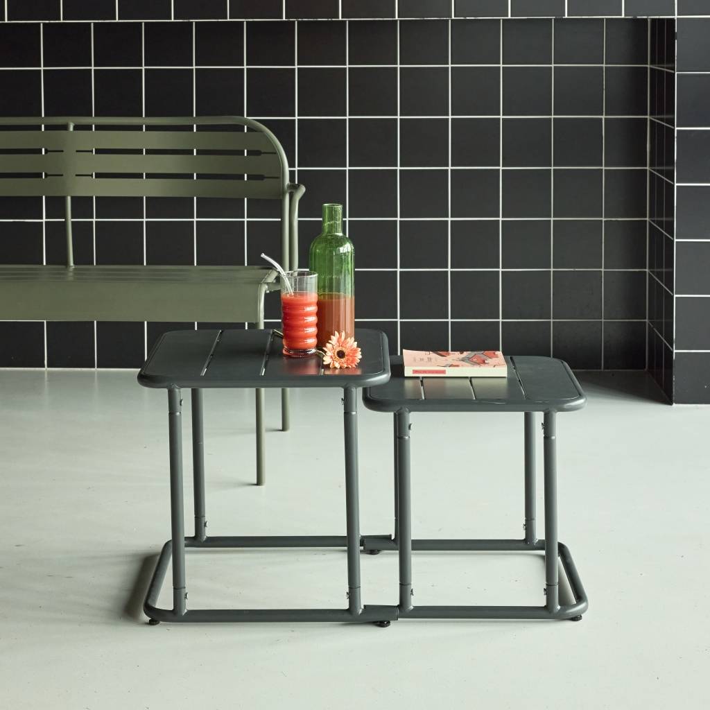 sweeek - Table gigogne extérieure carrée en acier 45cm kaki - Amélia | sweeek - Image 1