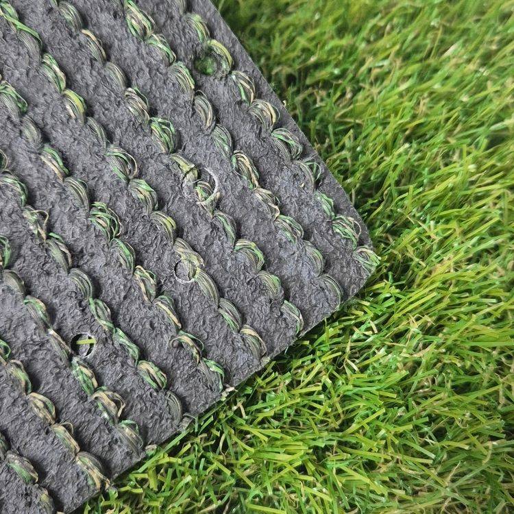 Gazon Synthétique GREEN LUX 30mm - 4Mx9M soit 36m2 - BBE - Image 5