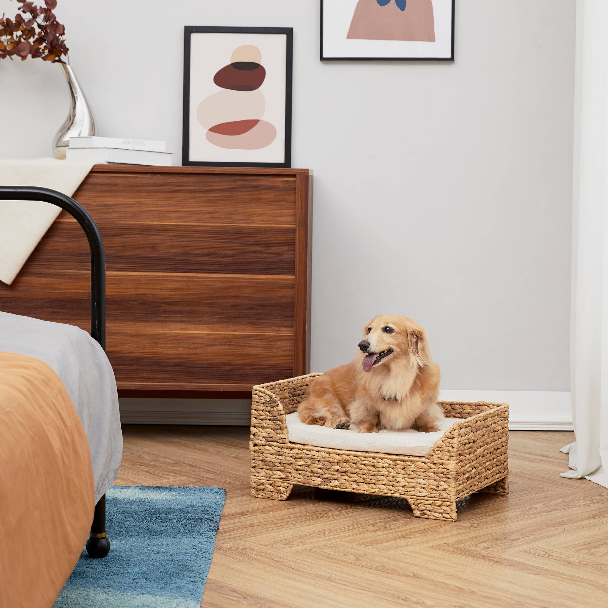 Lit surélevé en osier avec coussin lavable pour chat ou petit chien - Image 1