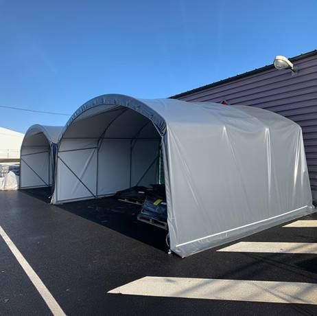 Plastidis - Abri tunnel largeur 5 m pieds droits pas à 1.50 m - Long 15 m, type 250µ vert/blanc, Façade Pas de façade ni de porte, Fix. Sol b - Imagen 2