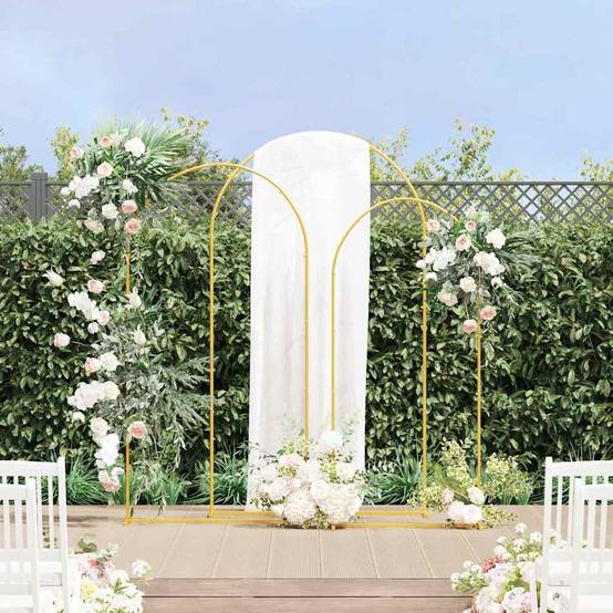 Set de 3 arches de cérémonie en acier doré pour décoration de jardin festive - ComfortXL Outdoor Living - Image 1