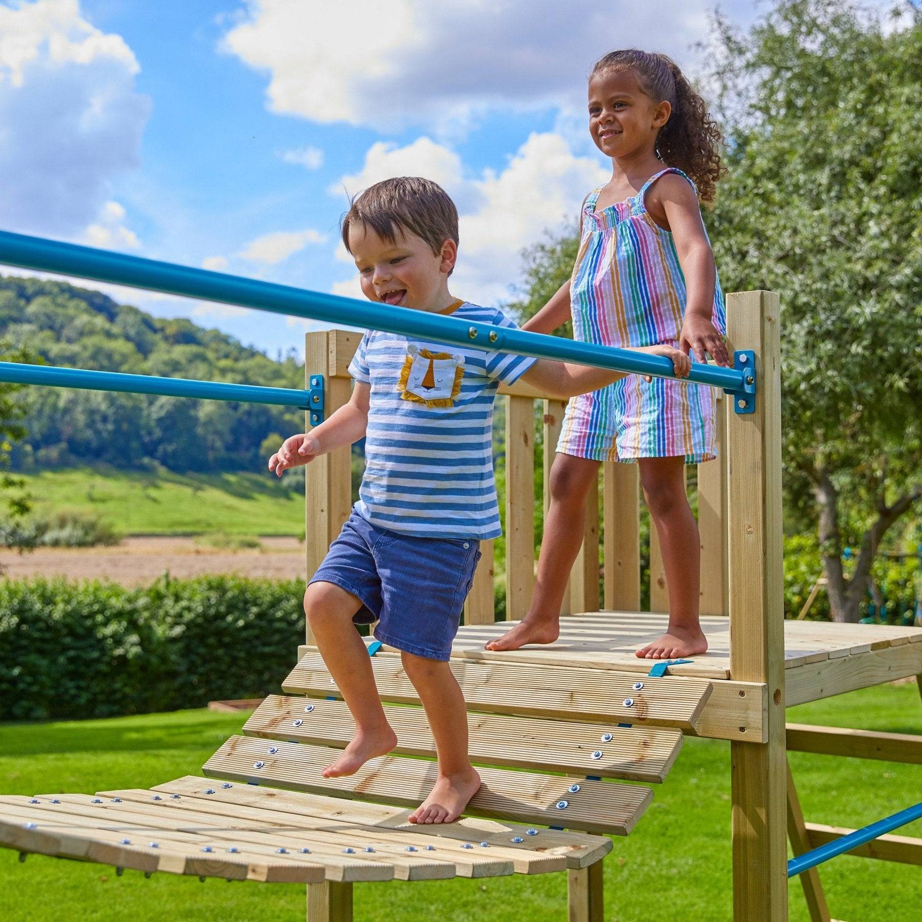 Tp Toys - AIre de jeux toboggan et pont suspendu - bois FSC® - H270 cm - CITRONNIER SKYWOOD - Imagen 4