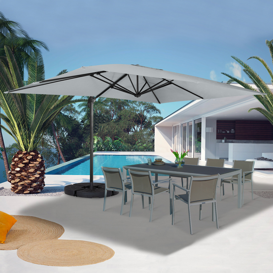 Parasol déporté inclinable rotatif 360 CALVI gris clair 3x4 M avec 4 dalles et housse - Image 1