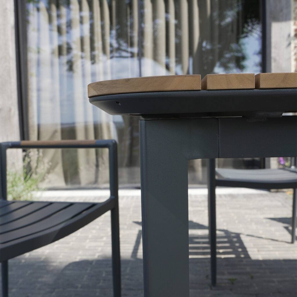 Table de jardin PIANA en teck massif et aluminium 6/8 places  anthracite - Image 5