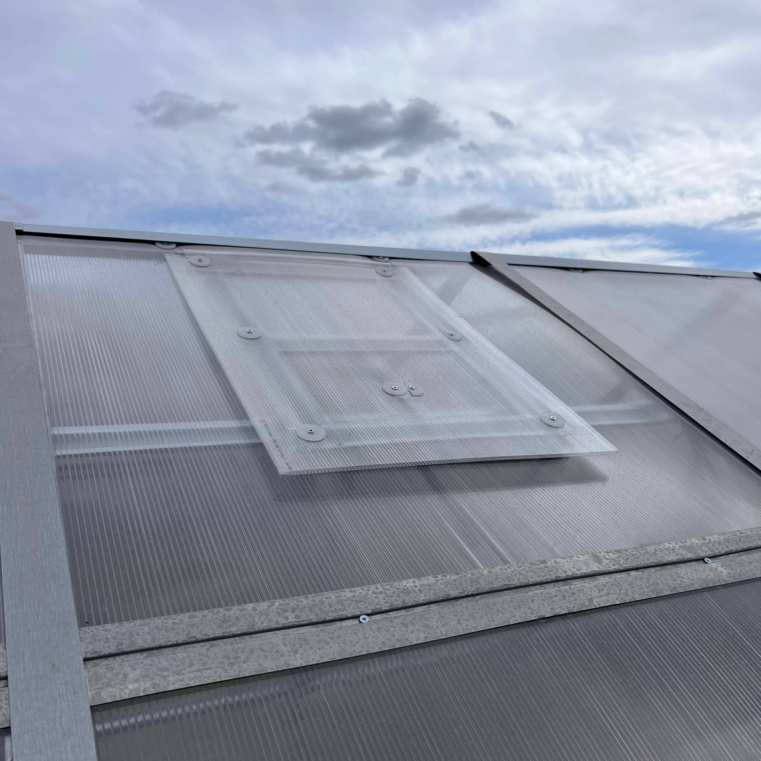 KLASIKA GREENHOUSES - Fenêtre de toit automatique pour serre KLASIKA DROP – 48 × 69 cm, ouvre-fenêtre UNIVERSAL, polycarbonate 6 mm - Image 2