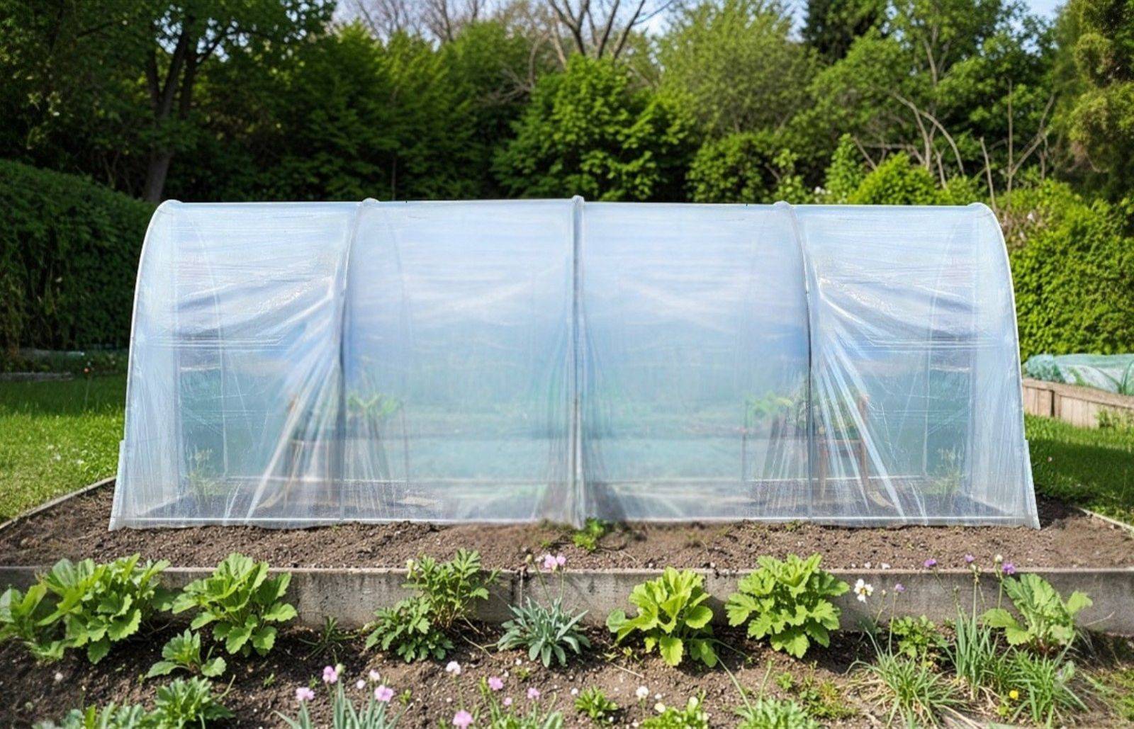Serre tunnel de jardin - 18m² - 3 x 6 m - pieds arrondis - polyéthylène haute densité - 2 portes pivotantes - LES SERRES TONNEAU - Image 1