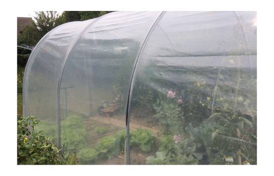 Serre tunnel de jardin - 18m² - 3 x 6 m - pieds arrondis - polyéthylène haute densité - 2 portes pivotantes - LES SERRES TONNEAU - Image 10