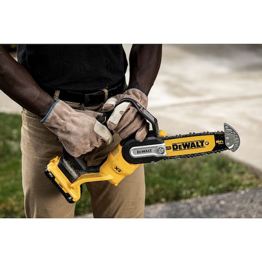 Dewalt - Tronçonneuse élagueuse DEWALT XR 18V Brushless - 1 batteries 5.0 Ah, chargeur + accessoires - DCMPS520P1-QW - Image 7