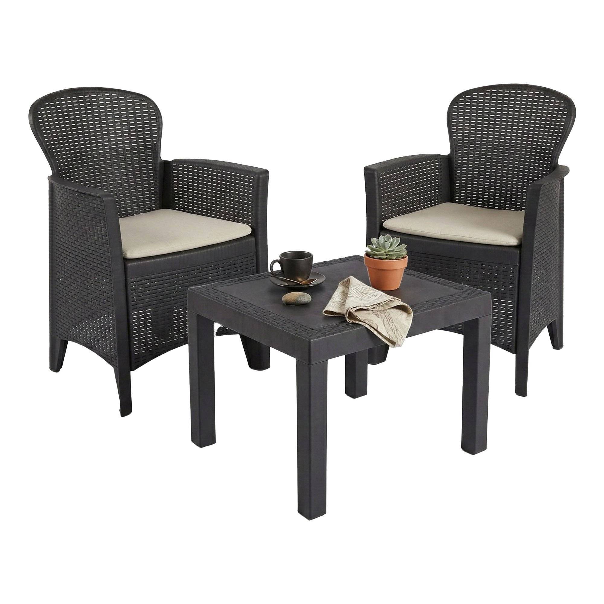 Dmora - Ensemble de salon d'extérieur Dzucco, Composition de jardin avec 2 fauteuils et 1 table basse, Salon effet rotin avec coussins, Anthracite - Dmora - Imagen 1