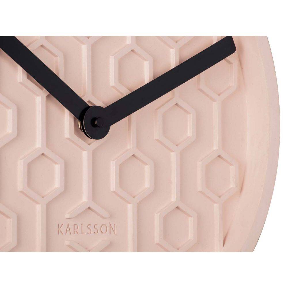 Karlsson - Horloge ronde en béton Honey  31 cm Rose - Imagen 4