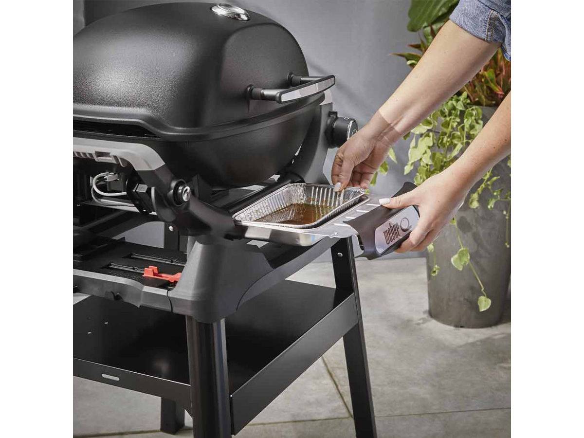 Weber - Barbecue à gaz Q 1200N noir avec pied + Housse + Rôtissoire + Spatule - Weber - Image 8