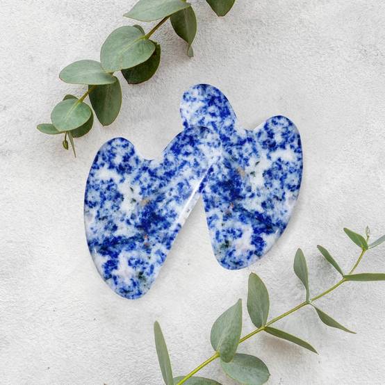 Sun & Sia - Gua Sha en Pierre Naturelle - Sodalite bleue - Massage Visage et Corps -Stimuler la Circulation - Peau Ferme et Lifting - Image 8