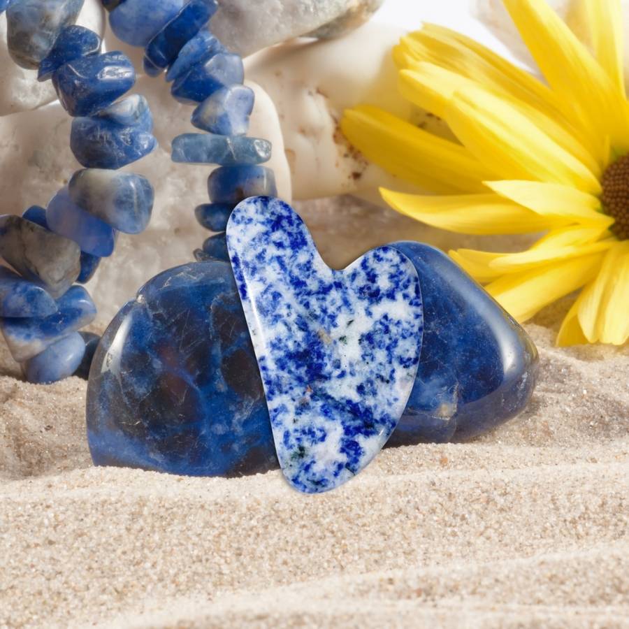 Sun & Sia - Gua Sha en Pierre Naturelle - Sodalite bleue - Massage Visage et Corps -Stimuler la Circulation - Peau Ferme et Lifting - Image 9