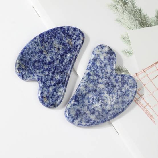 Sun & Sia - Gua Sha en Pierre Naturelle - Sodalite bleue - Massage Visage et Corps -Stimuler la Circulation - Peau Ferme et Lifting - Image 4