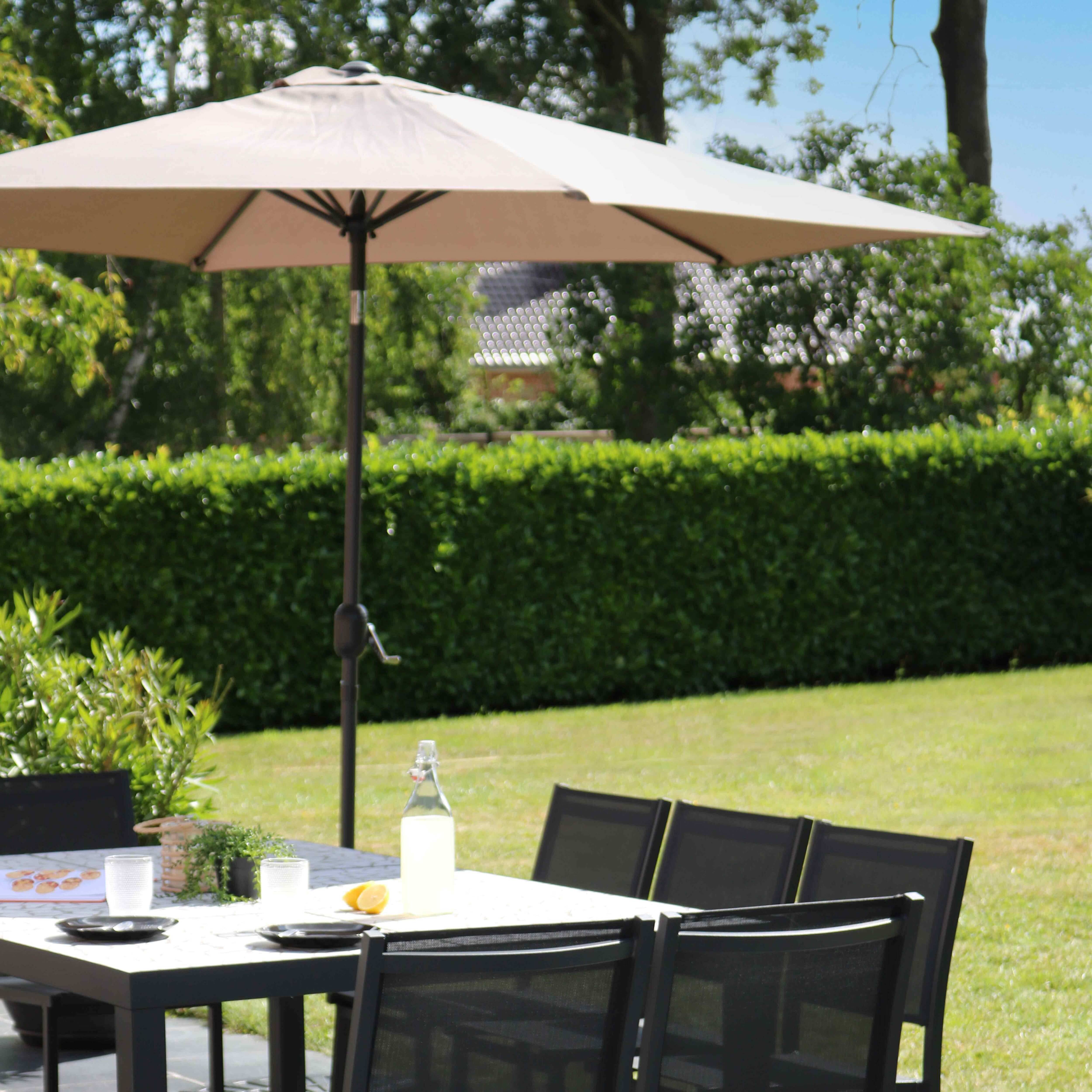 Oviala - Parasol droit 3m inclinable à manivelle en aluminium taupe Matera - Oviala - Imagen 4
