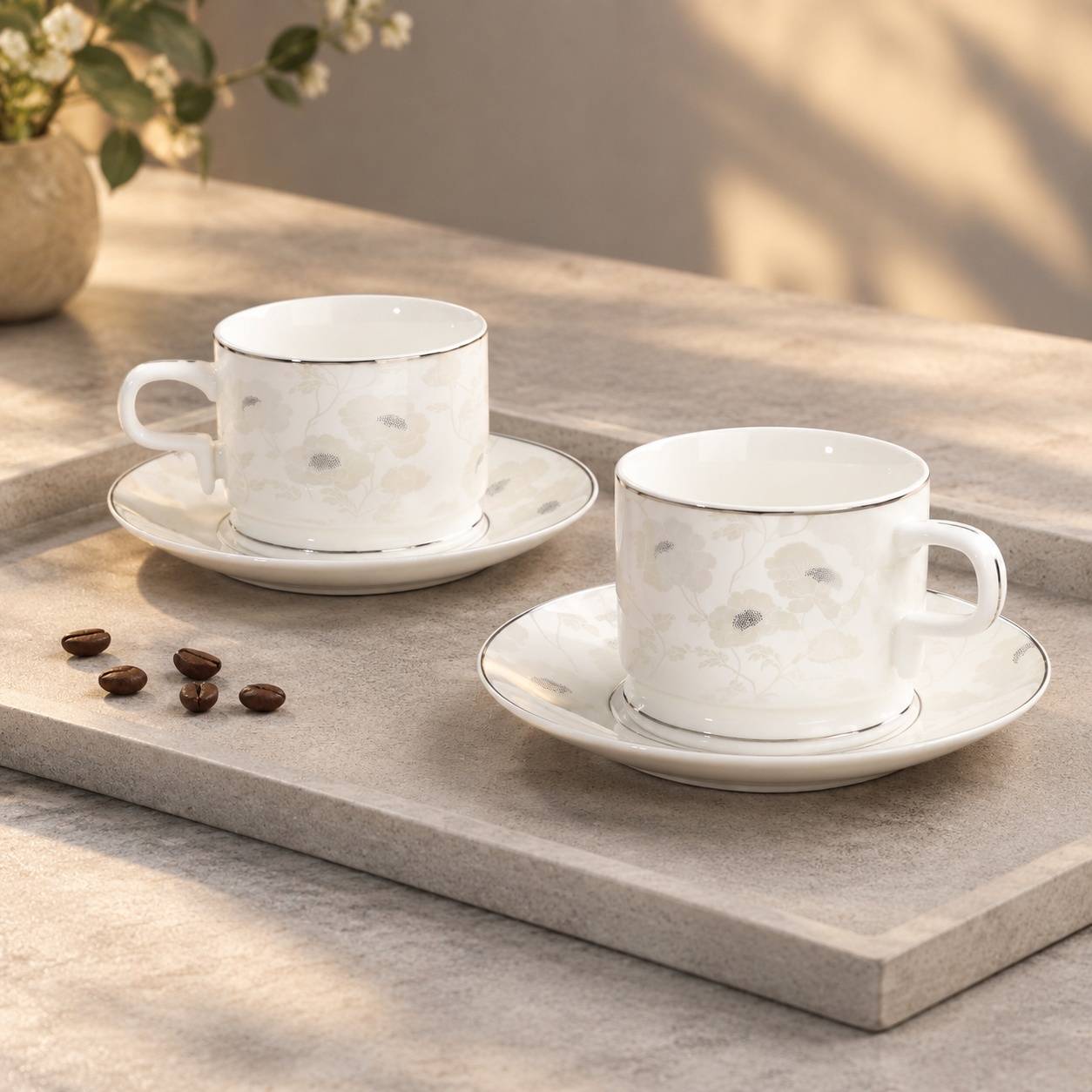 Service à Café et Sous-Tasses en Porcelaine Élégant - Image 5