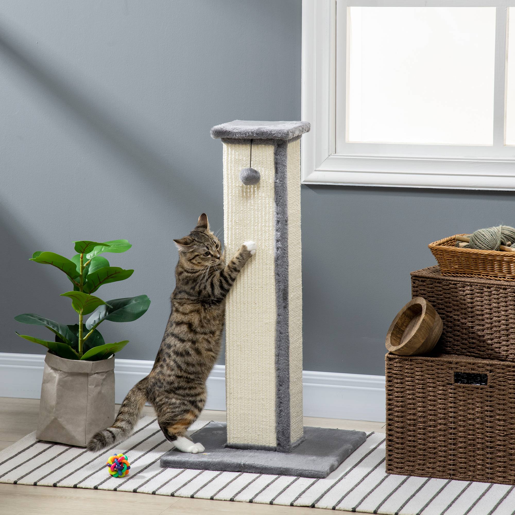 Griffoir poteau chat sisal naturel peluche boule de jeu suspendue 41x81cm gris crème - ComfortXL Outdoor Living - Image 3