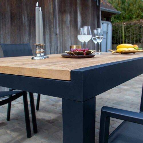 Table BALIteck 6/10 personnes structure aluminium noire, plateau en lame de Teck - Image 5