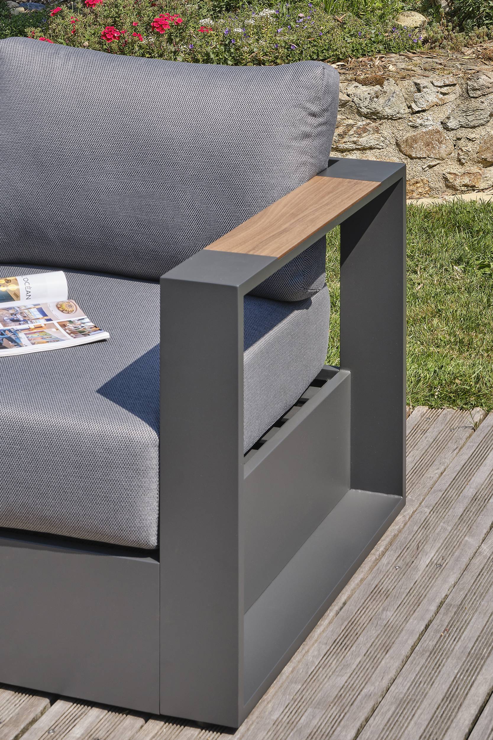 Salon de jardin 5 places en aluminium et accoudoirs en HPL - Gris anthracite - MANDELIEU - Image 2