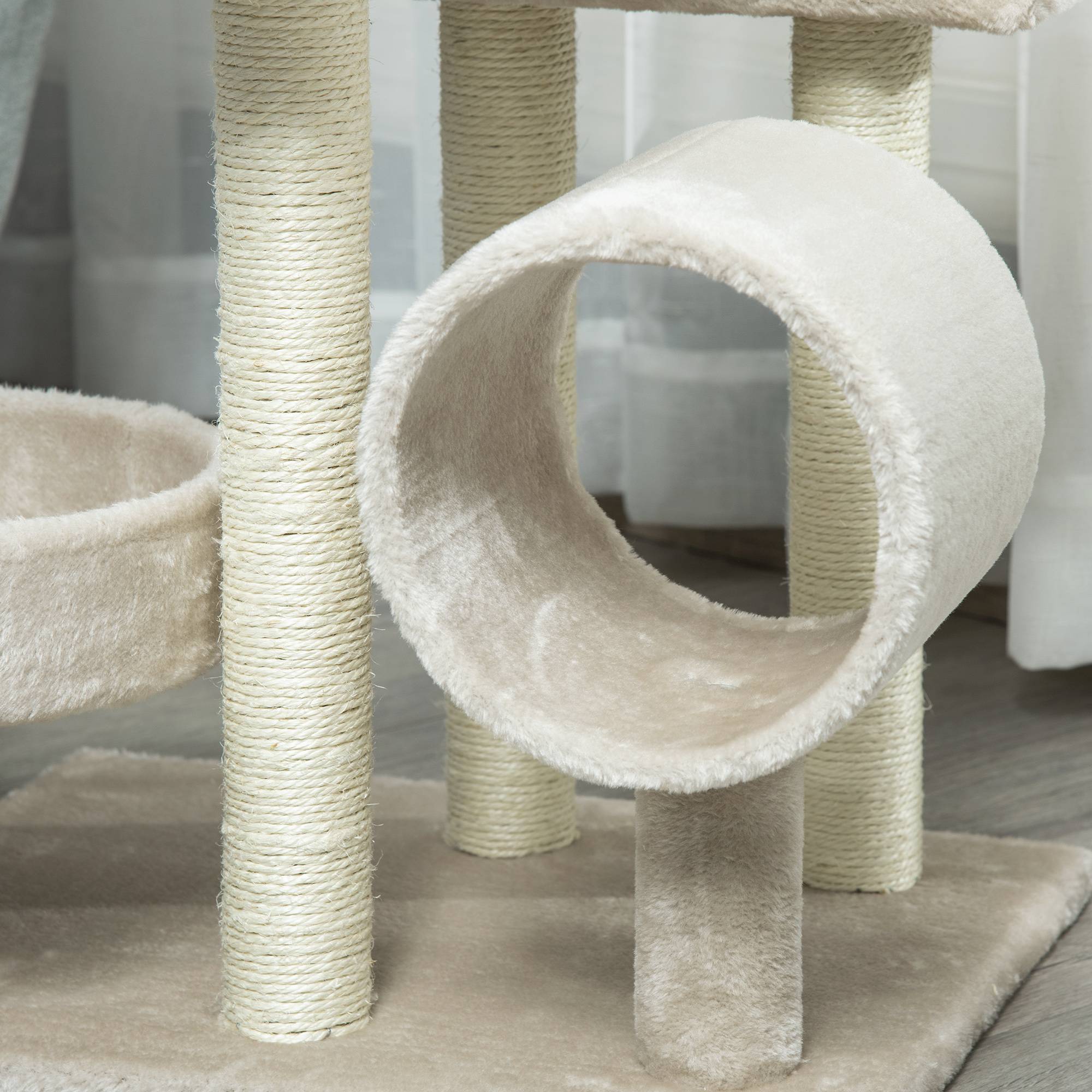 Arbre à chat avec griffoir, jouets et tunnel, beige, 50 x 40 x 105 cm, pour les amoureux des chats et des moments de jeu amusants. - Image 7