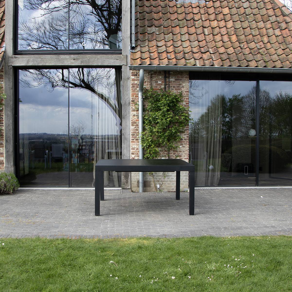 Wilsa Garden - Table BlackStar 8/12 personnes structure noire, plateau en verre poli noir - Imagen 1