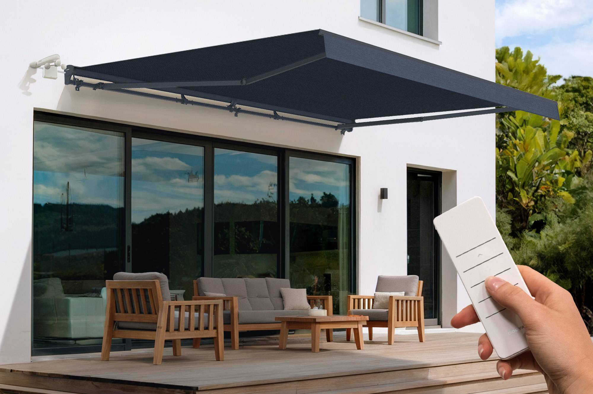 Store banne motorisé semi-coffre FAZZIO 5x3 m - Toile premium 320g/m2 Gris - Image 1