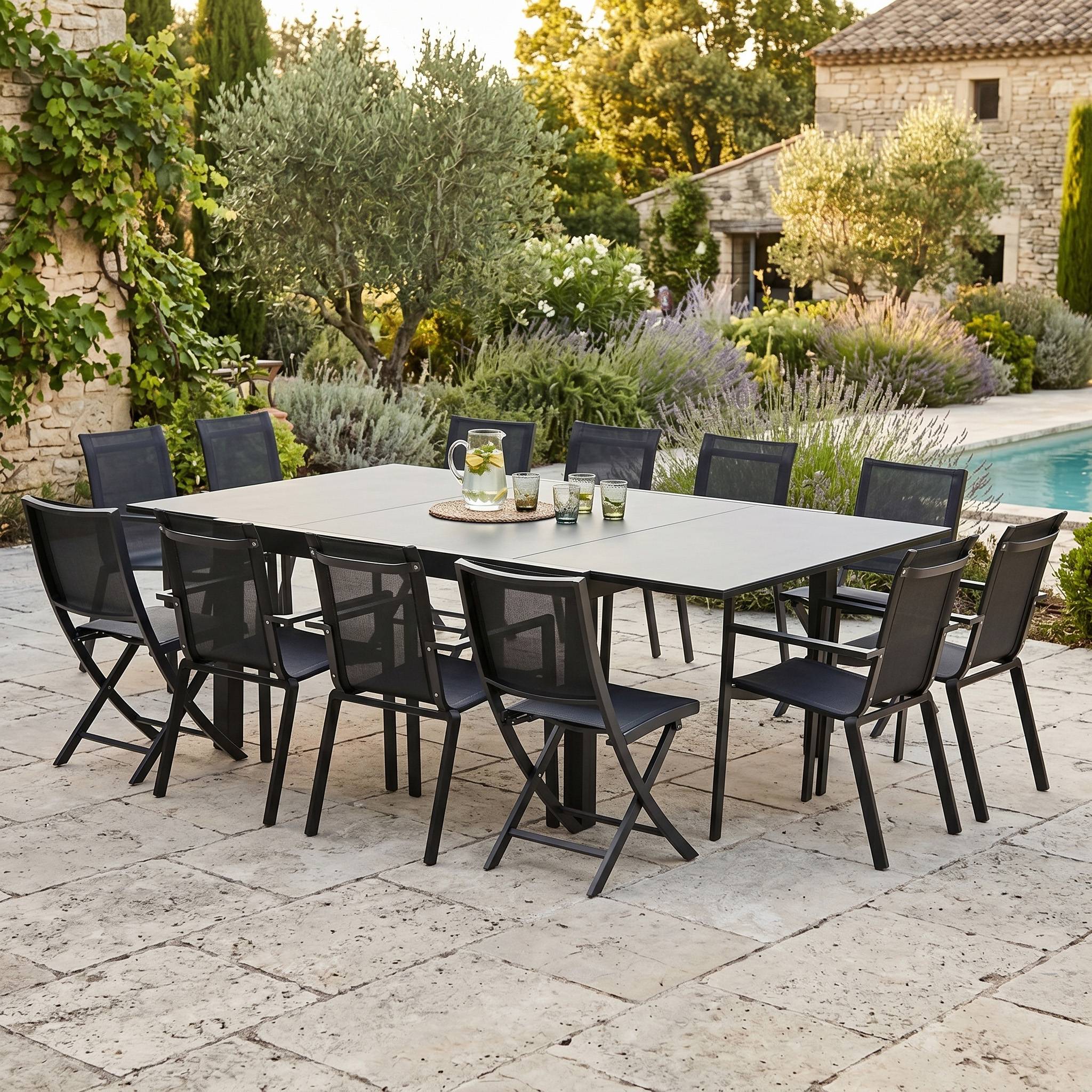 Wilsa Garden - Ensemble BLACKSTAR 8/12p en aluminium noir et verre noir avec 8 fauteuils et 4 chaises pliantes en aluminium et textilène - Imagen 2