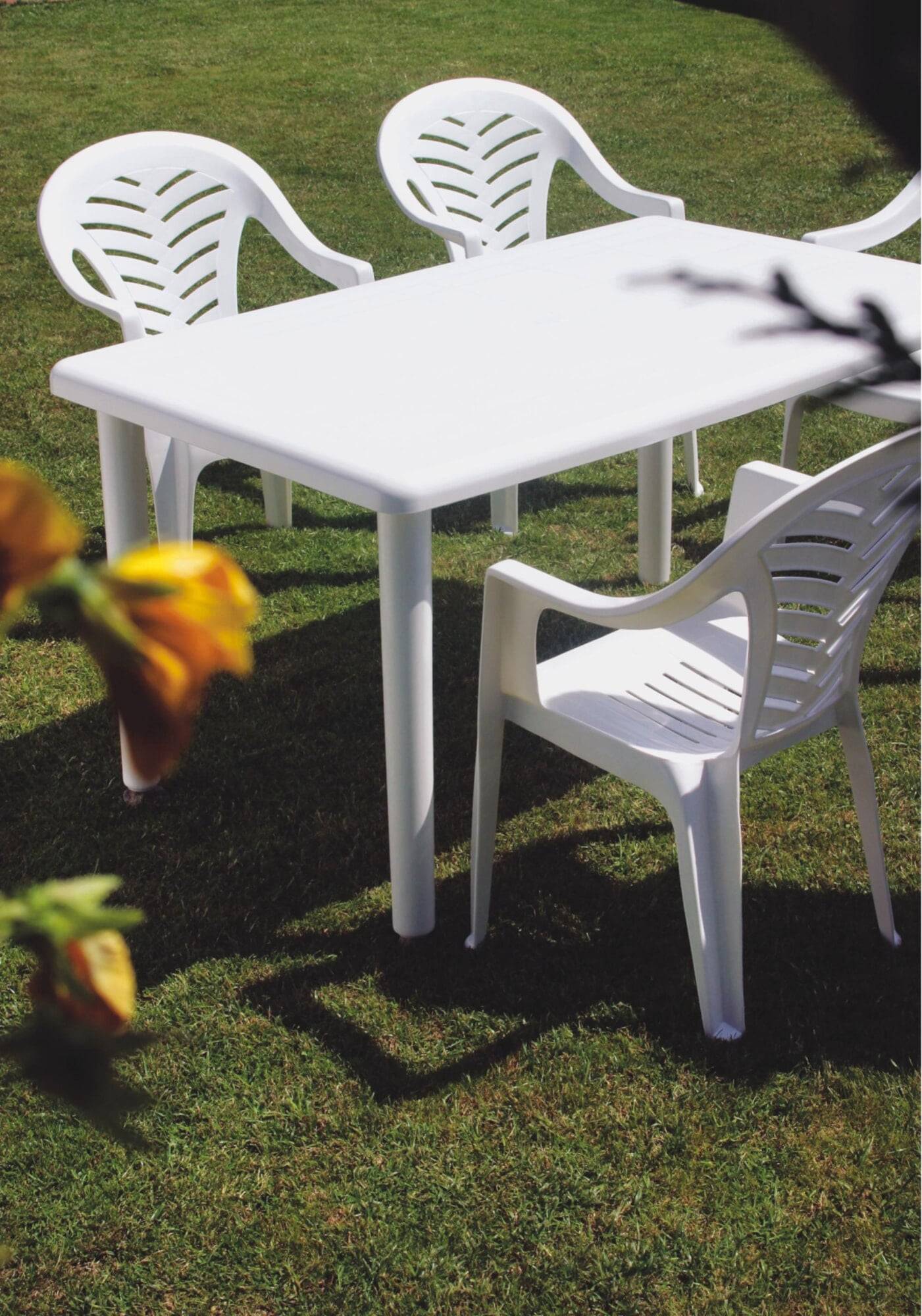 Table rectangulaire recyclée extérieur 140x90 gris volcanique OLOT garbar - Image 5