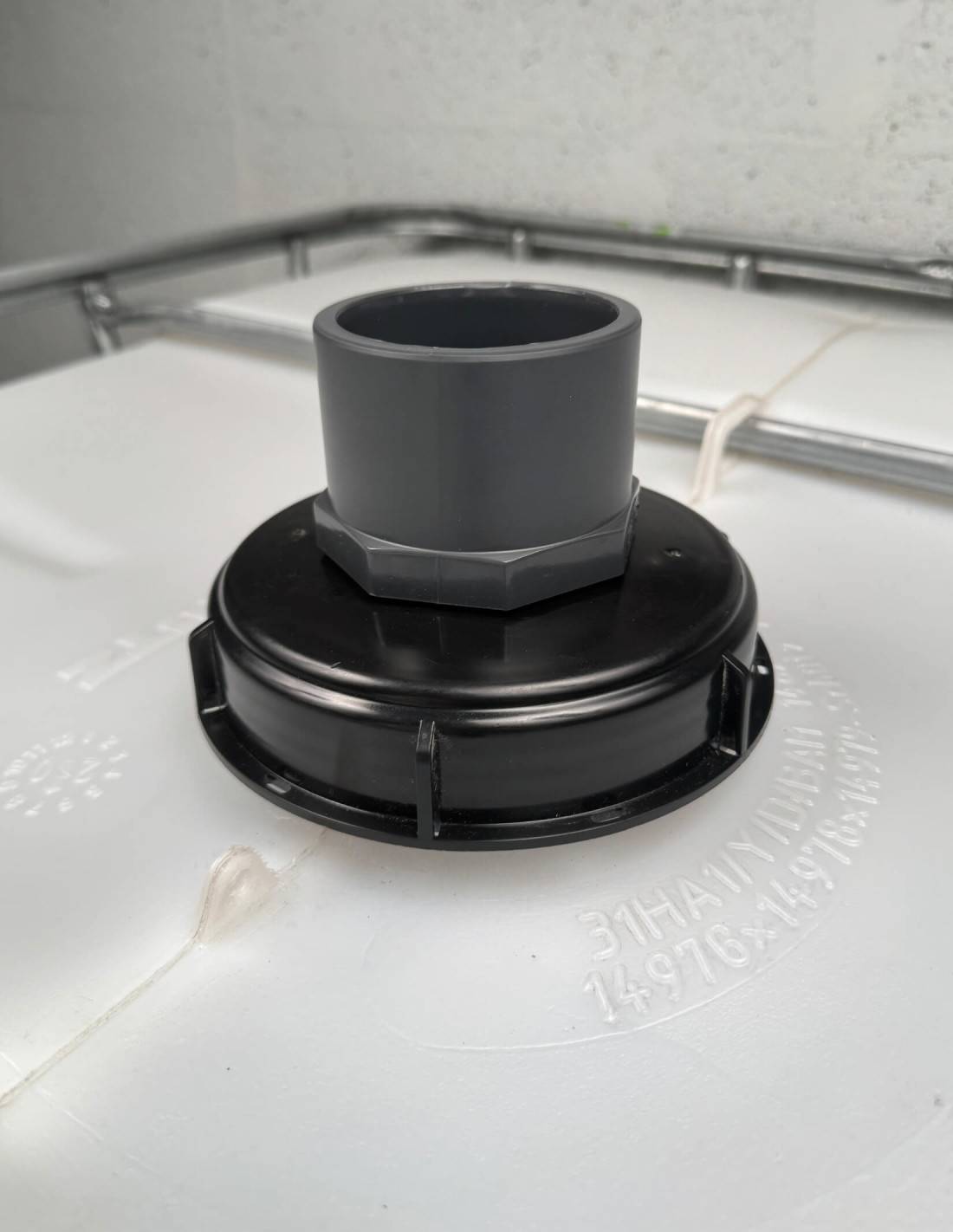 Couvercle de cuve eau 1000L Diamètre 150 mm + Prise PVC 75/90 - Imagen 2