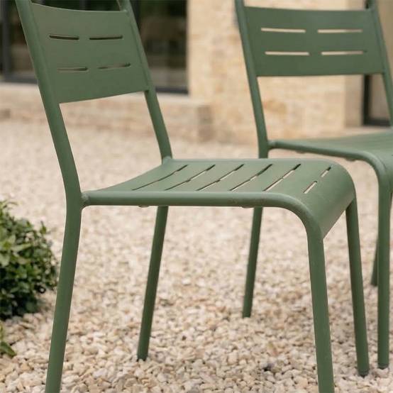 Ensemble de 4 chaises de jardin empilables vertes BERGAME - Image 5
