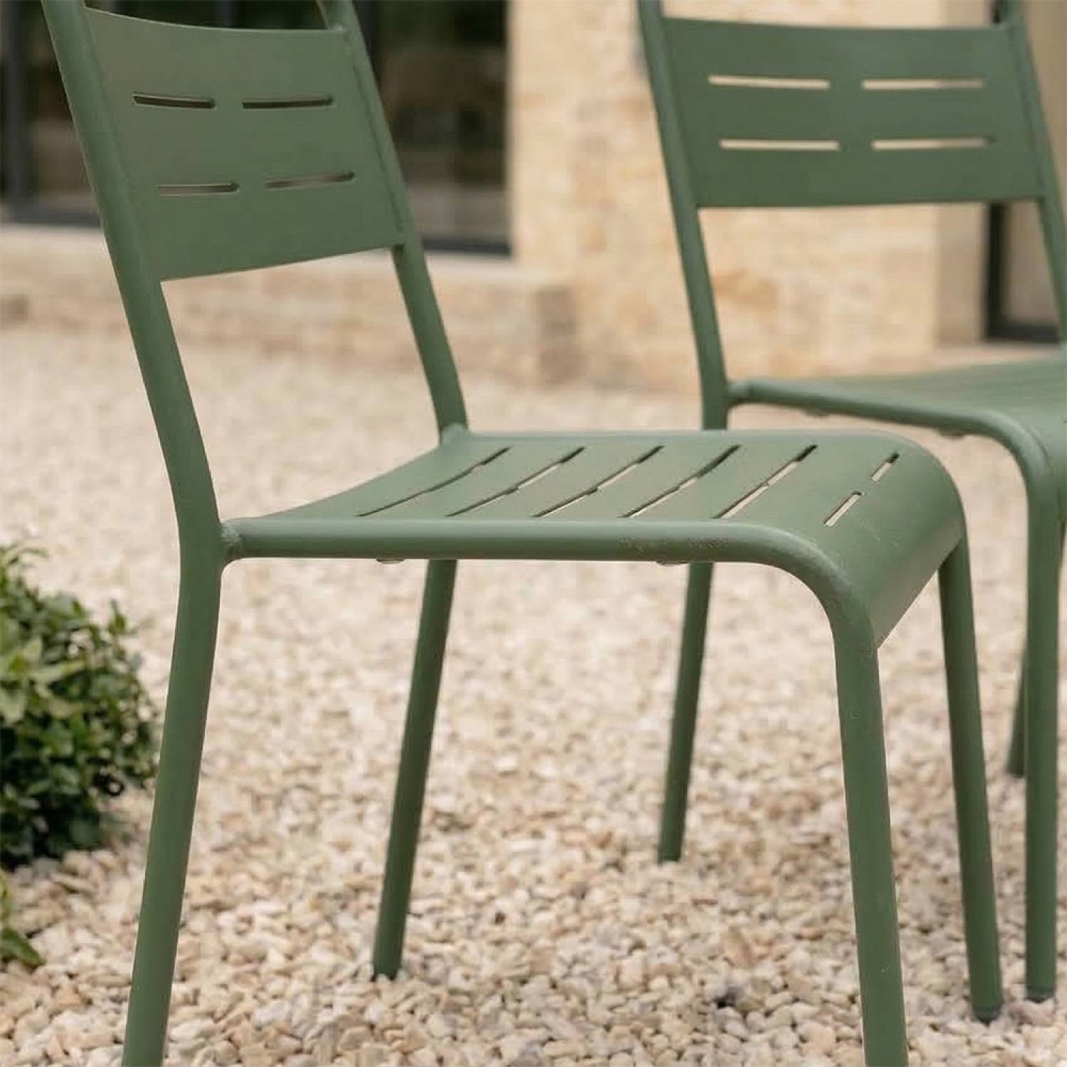 Ensemble de 4 chaises de jardin empilables vertes BERGAME - Image 5