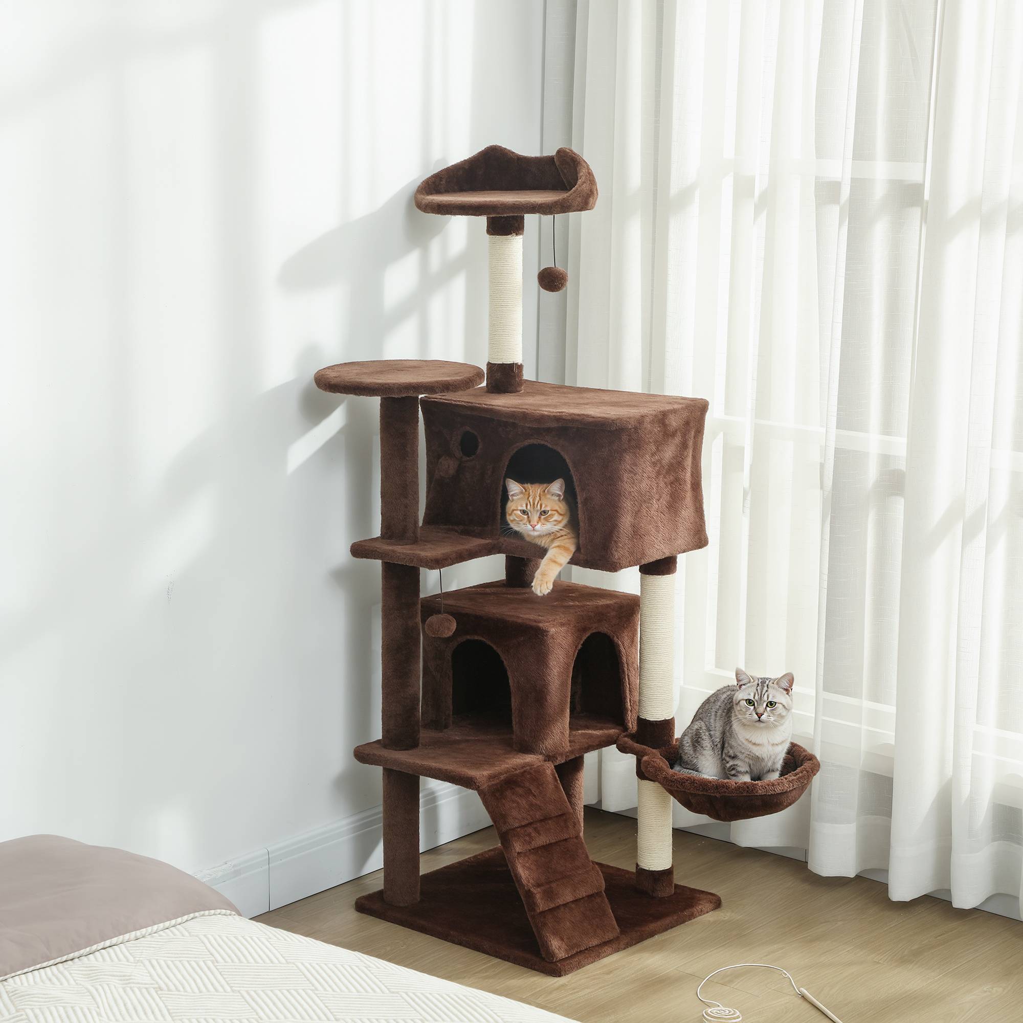 Arbre à Chat Multi-Niveaux en Peluche avec Niches Hamac et Griffoirs 140 cm Marron - ComfortXL Outdoor Living - Image 4